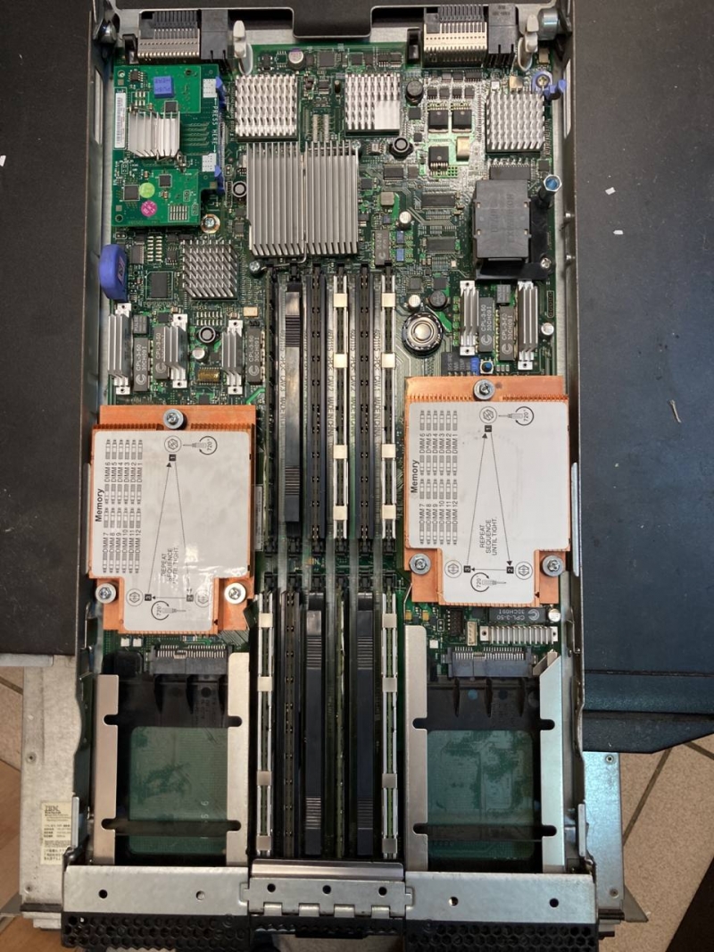 Продам Сервер IBM бу.