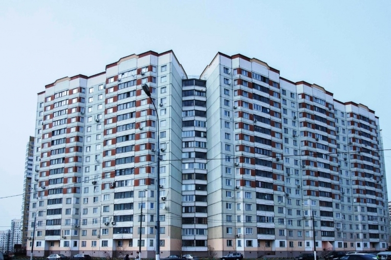 Продается 3-комнатная квартира в хорошем благоустроенном районе.