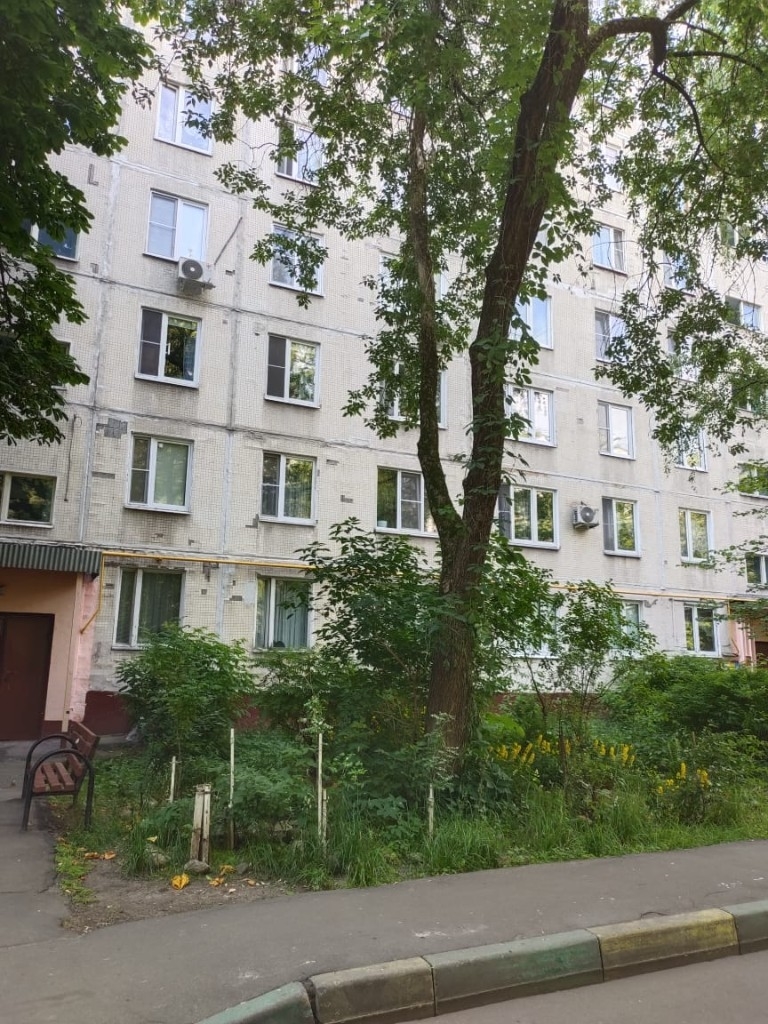 Продам 3-к квартиру в хорошем доме с чистым подъездом.